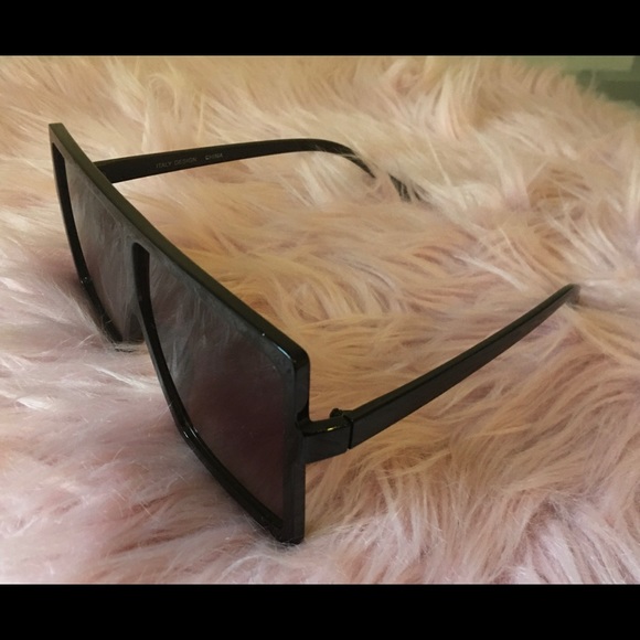 Sunglasses - Picture 4 of 4